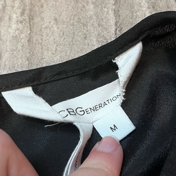 BCBGeneration Black NEW WITH TAGS Open Back Romper Size Medium - Picture 4 of 5